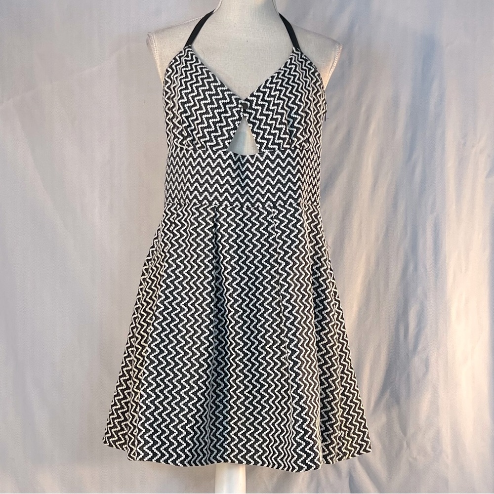 Rachel Rachel Roy Dress Halter Black White Textured Fit & Flare Pockets EUC 12 👍